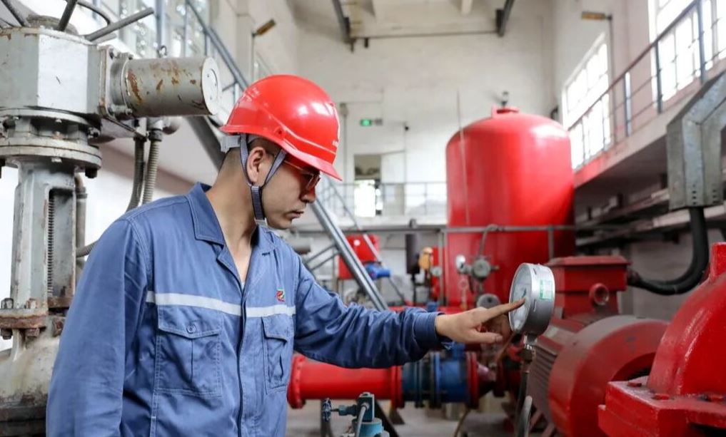 打破国外垄断！合川“电力尖兵”王旭辉匠心守护万家灯火