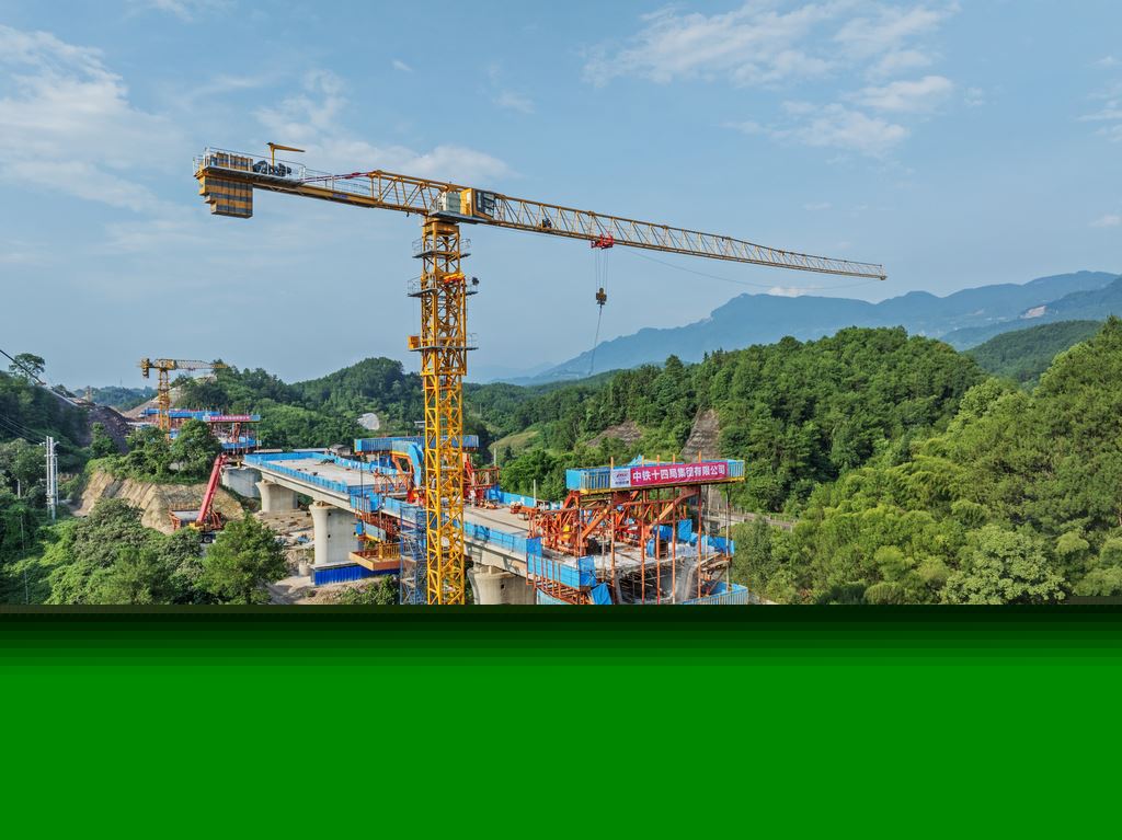 高温“烤”验下的“钢铁脊梁”