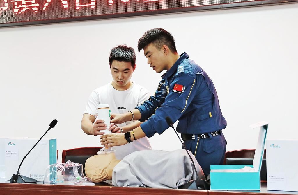 医疗物资捐赠 助力乡村振兴