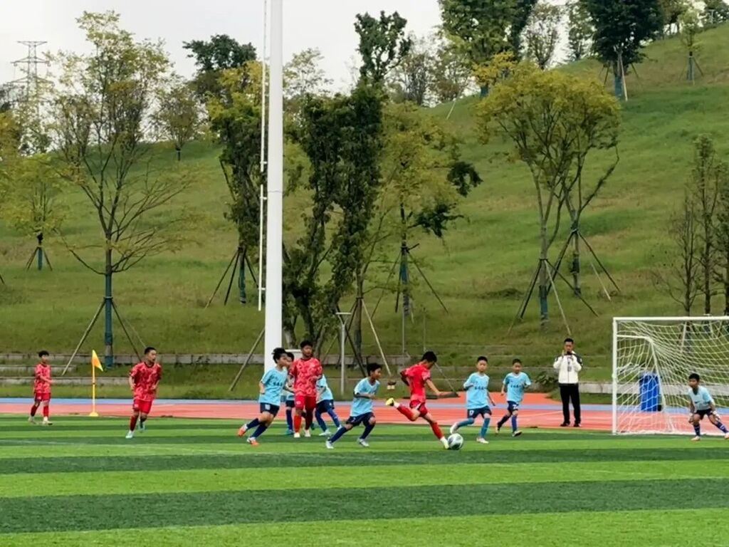 激战正酣！2025合川钓鱼城杯国际青少年足球精英赛火热开赛！