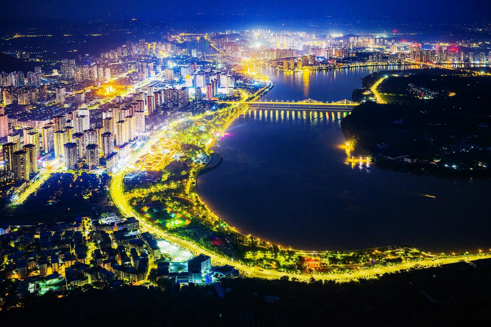 图片新闻|璀璨江湾