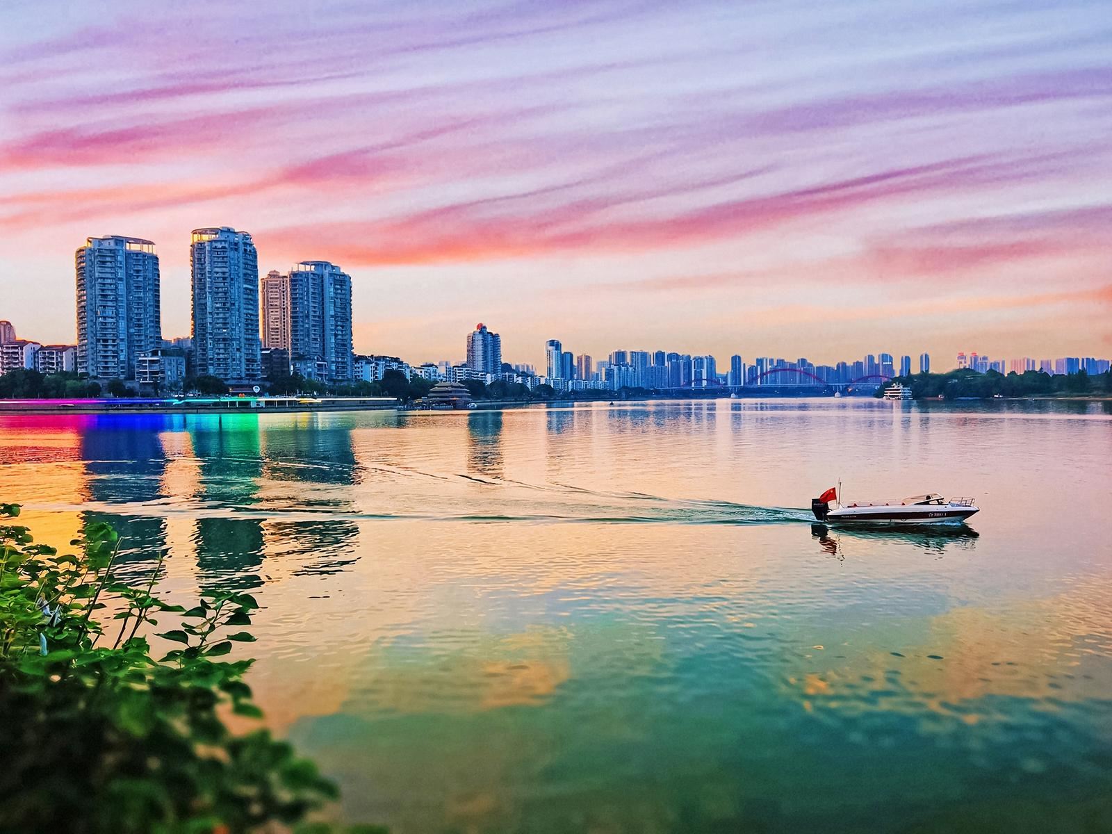 图片新闻|绚丽江城