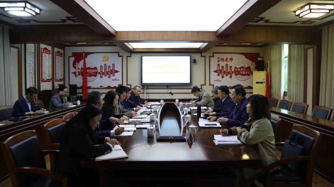 区人大常委会基础教育扩优提质工作专题调研组到龙市中学开展调研