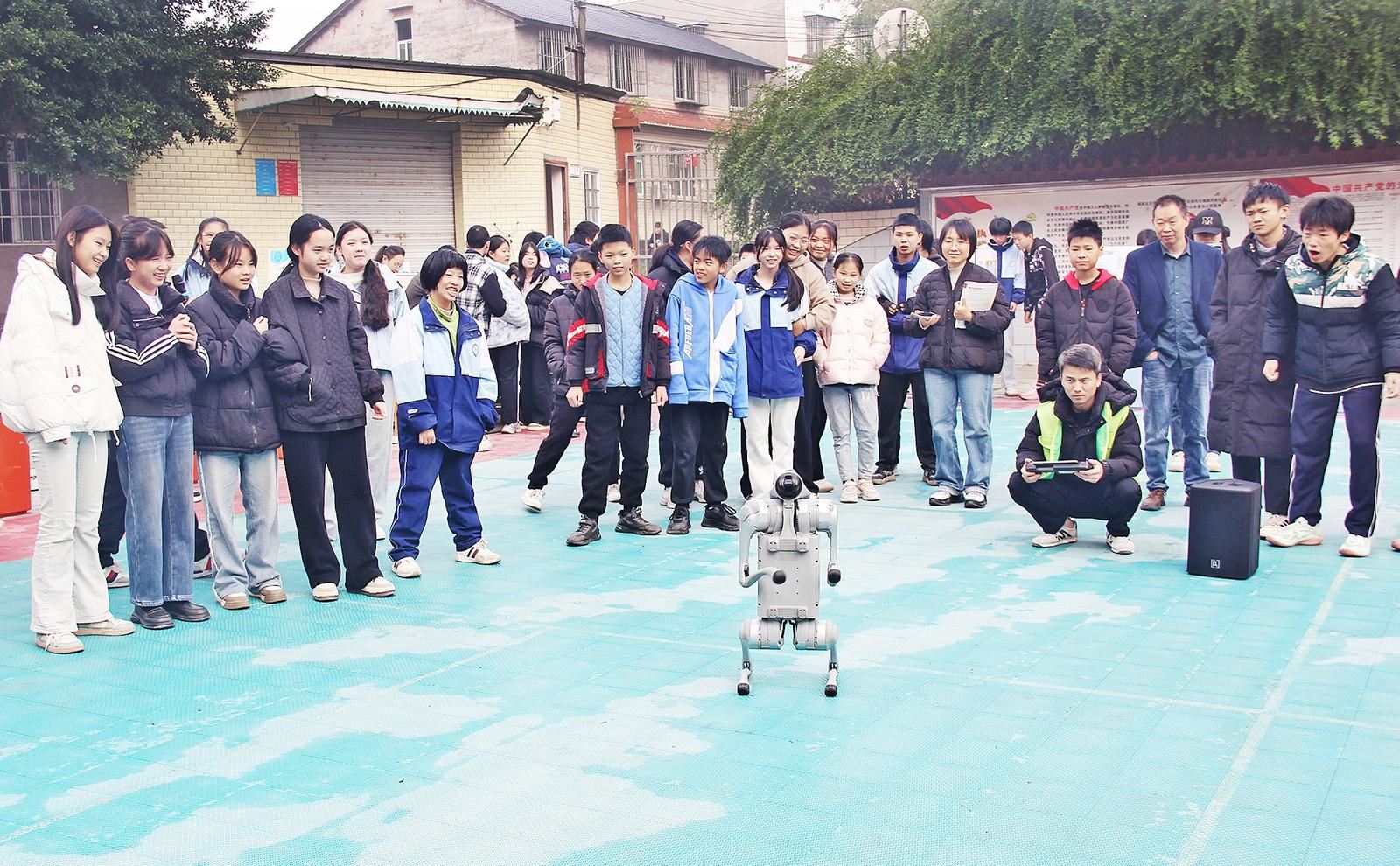 合武科普大篷车联合进校园活动举行