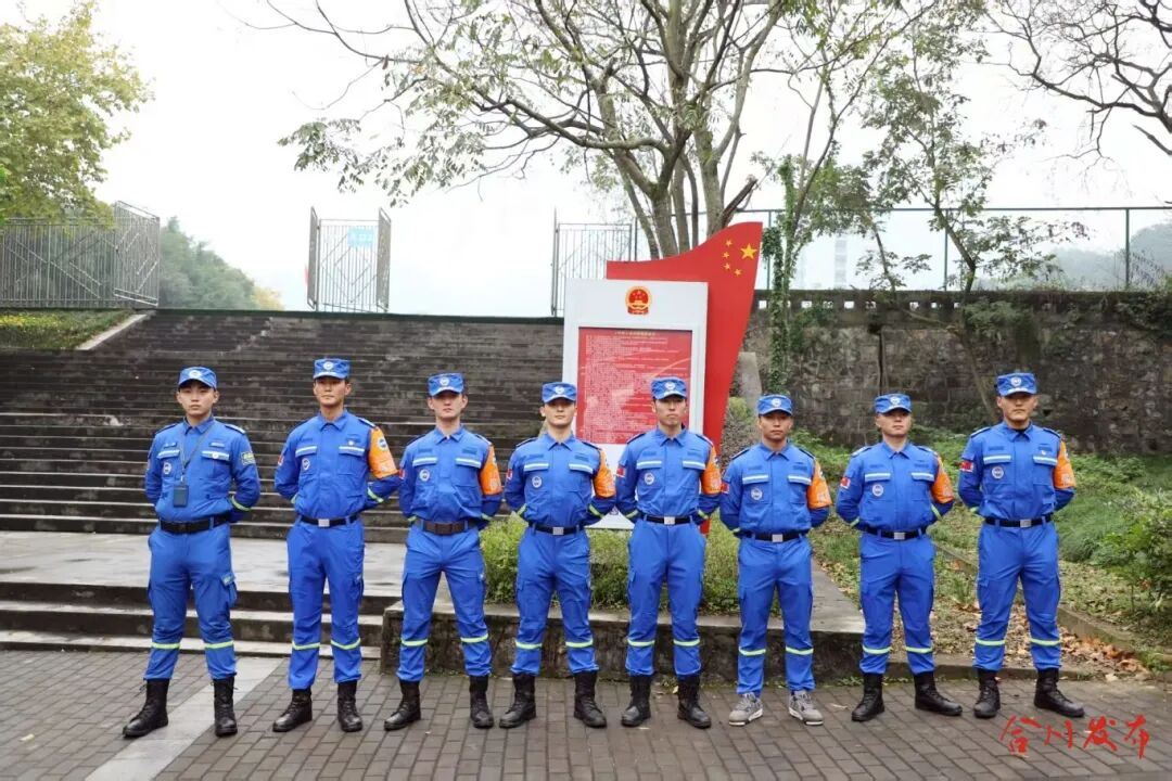 青春最美的模样！合川这群大学生“益”起守护“志愿蓝”