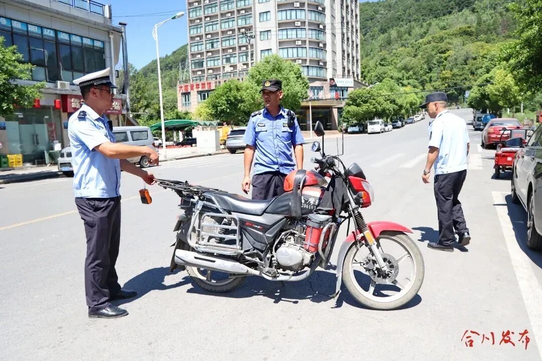 疏堵结合，精准施治！合川多措并举破解停车治理难题