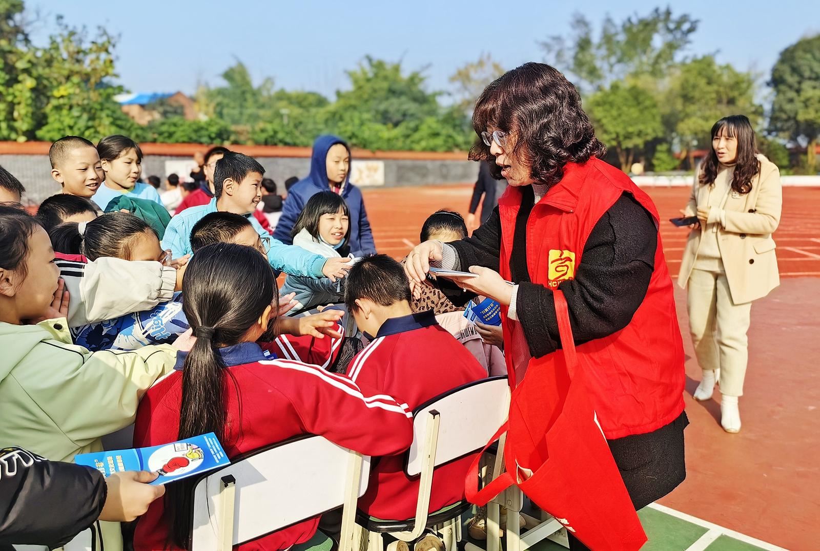 铜溪镇 开展版权保护知识宣传活动