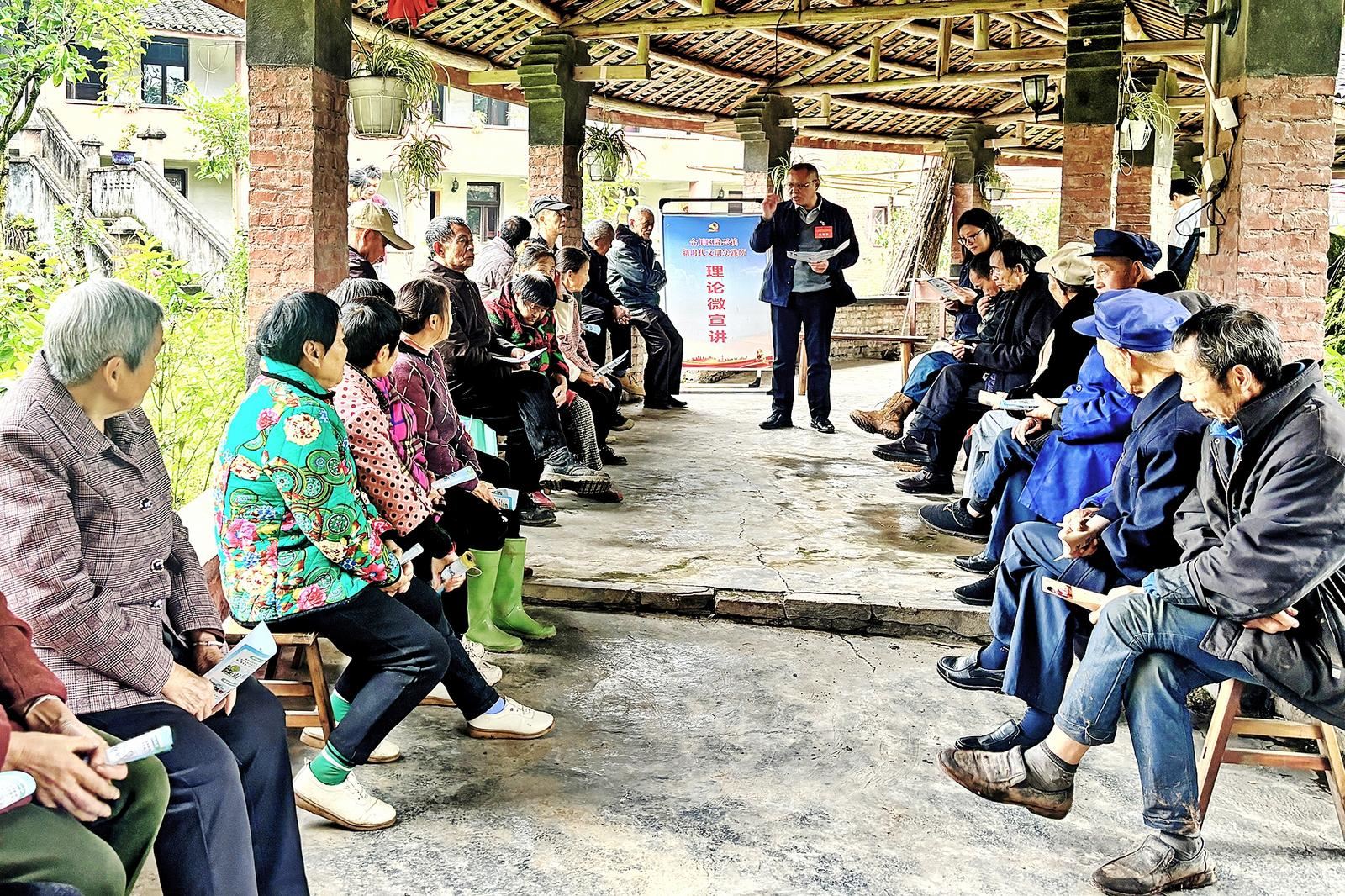 隆兴镇  长廊听民声 宣传“零距离”