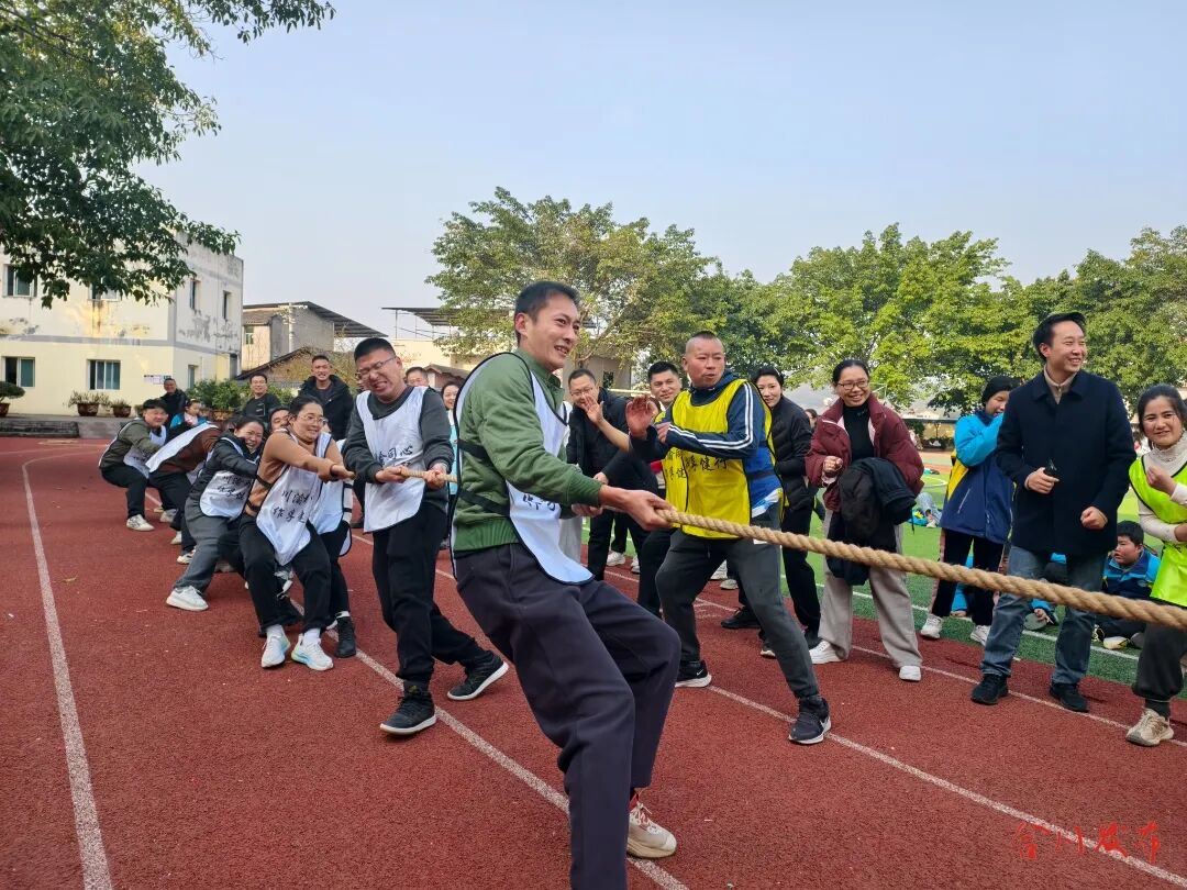 川渝12支队伍齐聚肖家，开启一场体能与团结的PK！