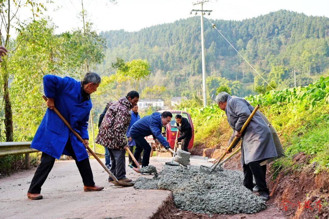 梗阻变通途！隆兴镇天佑村3.3公里公路拓宽工程完工